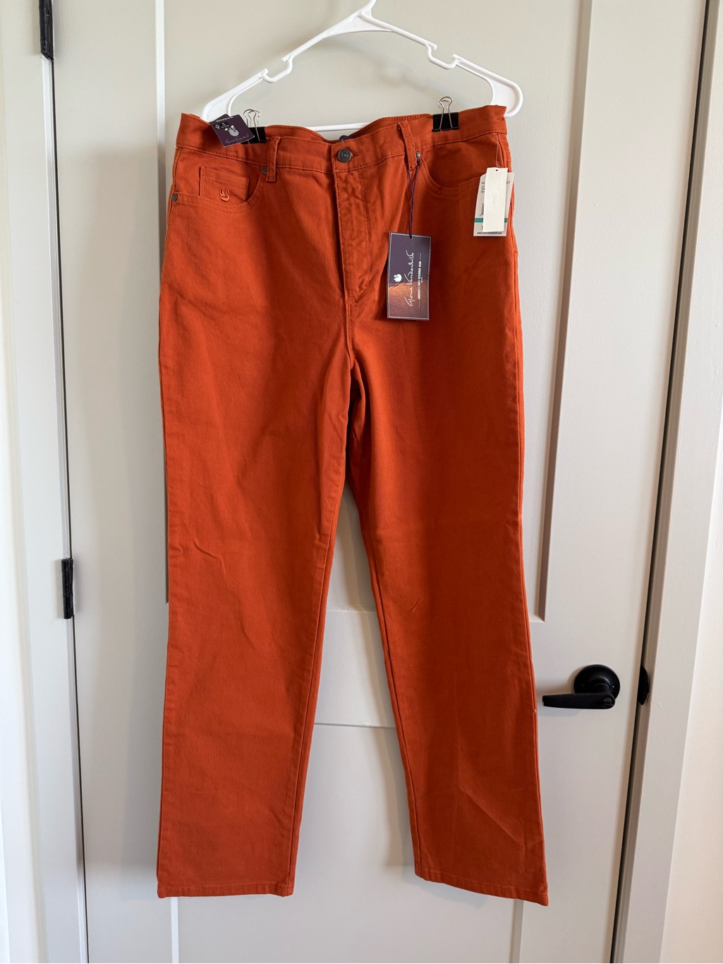Gloria Vanderbilt Men's Straight-Leg Jeans In Rust Orange